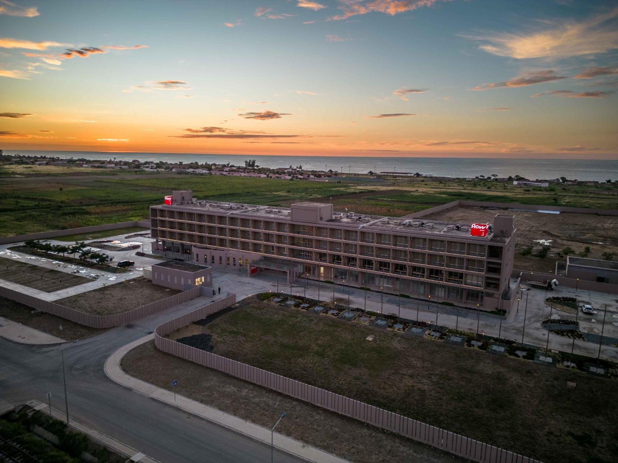 Flow Hotel Benguela Exterior photo